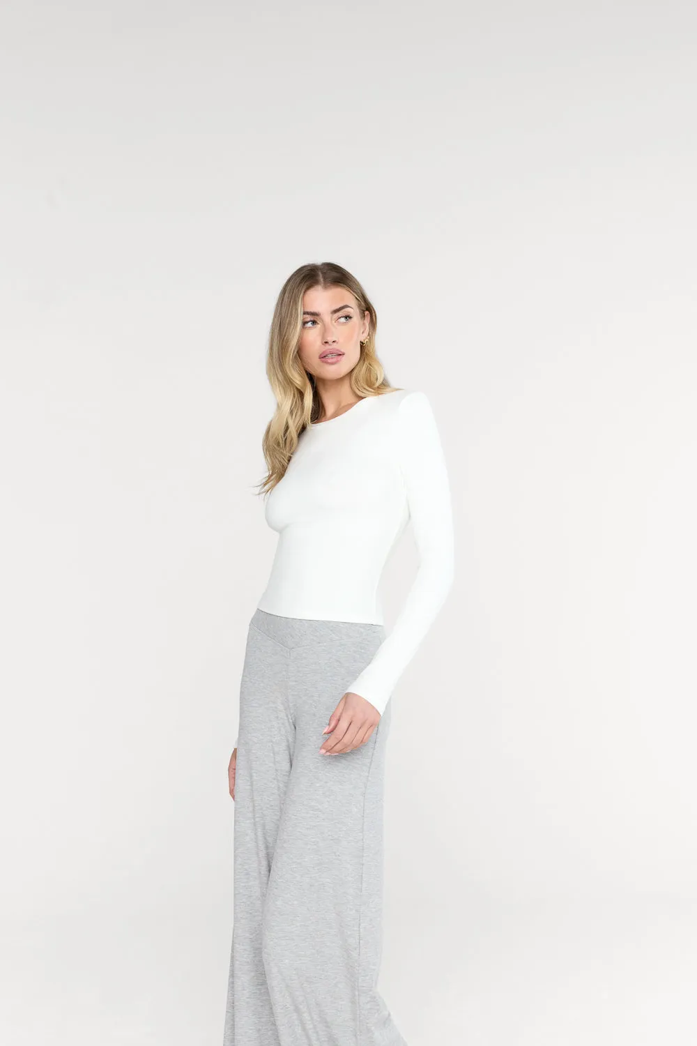 365 SCULPTING LOUNGE LONG SLEEVE TOP - COCONUT MILK