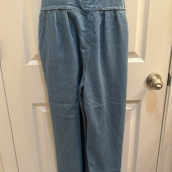 Denim Overalls Super soft wide leg Women’s size L Jean bib overalls overalls