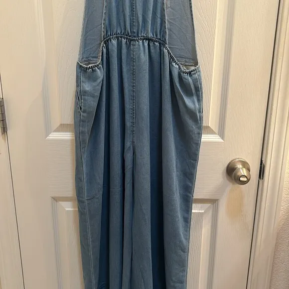 Denim Overalls Super soft wide leg Women’s size L Jean bib overalls overalls