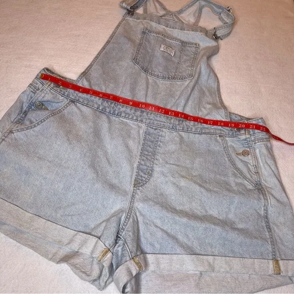 Levi’s denim shortalls overalls light blue wash Plus Size 24
