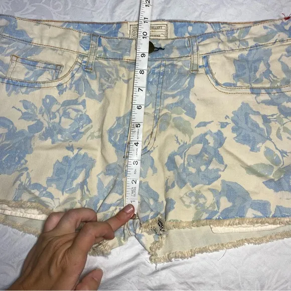 New Current/Elliot Denim Shorts Jean Rose Print Two Tone Cutoff Frayed Rare