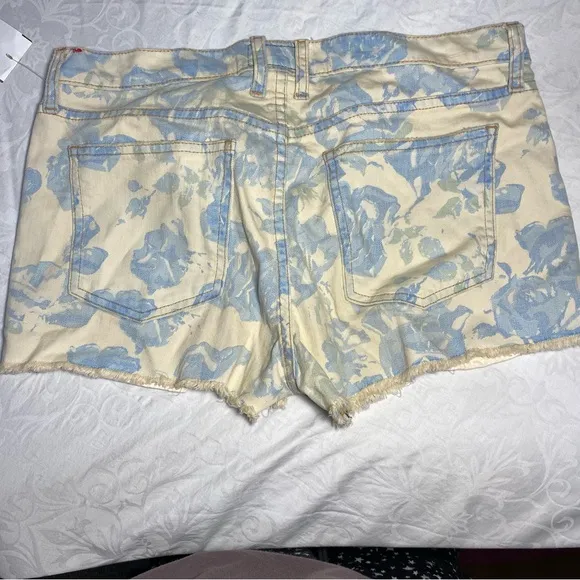 New Current/Elliot Denim Shorts Jean Rose Print Two Tone Cutoff Frayed Rare