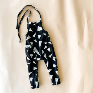 Peyton | Triangle | Black