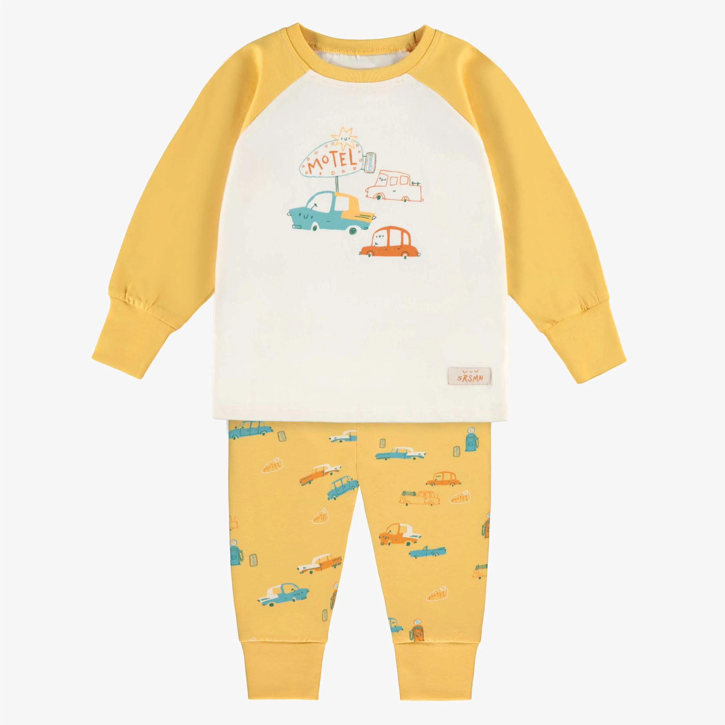 Pyjama deux pièces jaune et crème à motifs et illustration, bébé || Two piece yellow and cream pajamas with all over print and illustration, baby