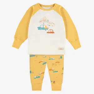 Pyjama deux pièces jaune et crème à motifs et illustration, bébé || Two piece yellow and cream pajamas with all over print and illustration, baby