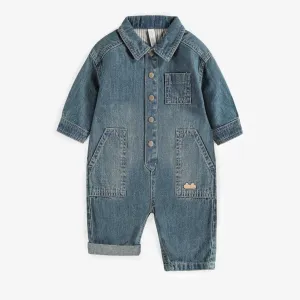 Une-pièce long coupe relax en denim léger, naissance || Long one-piece relax fit in light denim, newborn
