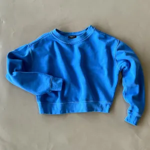 Vintage Cropped Sweatshirt | Sea Blue | Women & Youth 10 