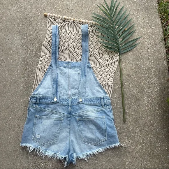 We The Free Distressed Jean Shorts Overalls (Shortalls) Size 27
