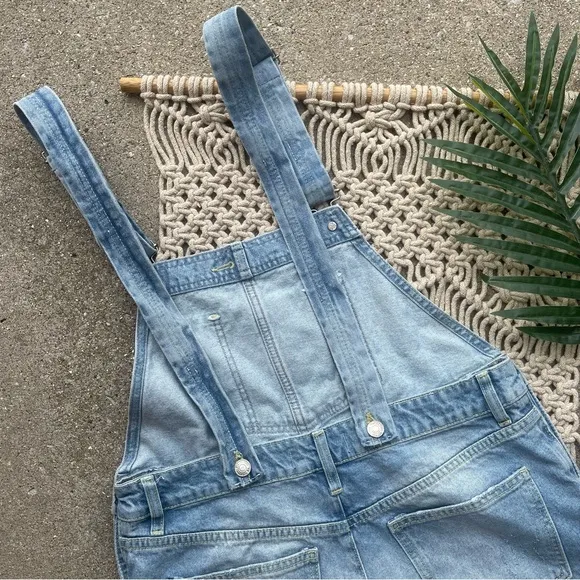 We The Free Distressed Jean Shorts Overalls (Shortalls) Size 27