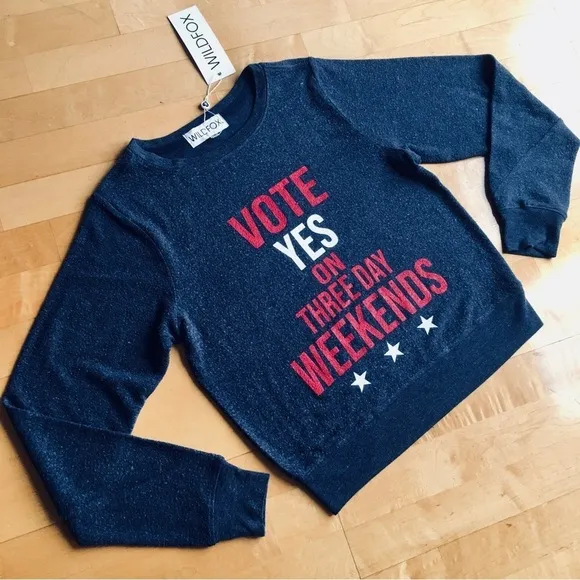 Wildfox “VOTE YES ON THREE DAY WEEKENDS” Lounge Top, Navy Blue, Red, Size XS